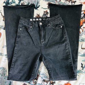 ⭐️Comfy Black Flare Jeans⭐️